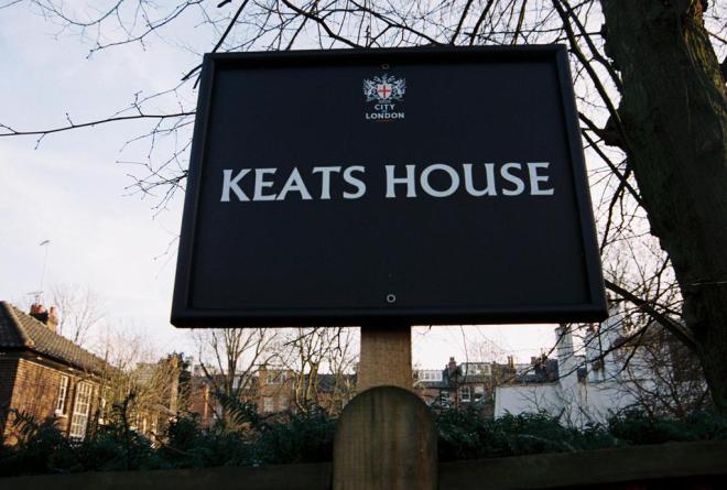 B3-3i1BIAAAWb_P.jpg-large